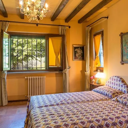 Villa Montepietraia E San Martino 18, Emma