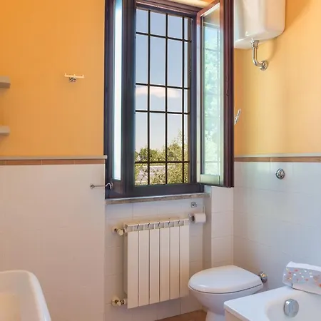 Montepietraia E San Martino 18, Emma